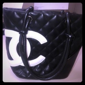 100% Authentic Vintage Chanel Bag code: 9700111